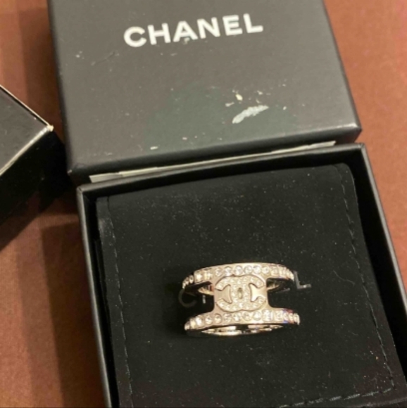 Chanel CC Ring - Picture 5 of 9